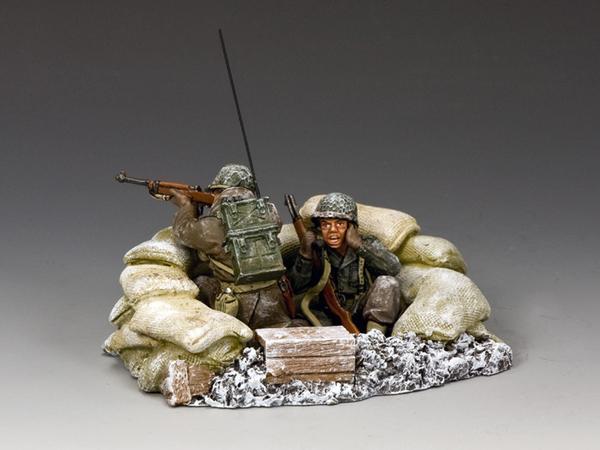 BBA074 - 'Radio Operator' from King & Country, Battle of the Bulge American - Piers Christian Toy Soldiers