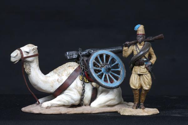MM60-9 - Askari Artillery Camel Corps Soldier with Camel and Cannon, from Manes Marzano - Piers Christian Toy Soldiers